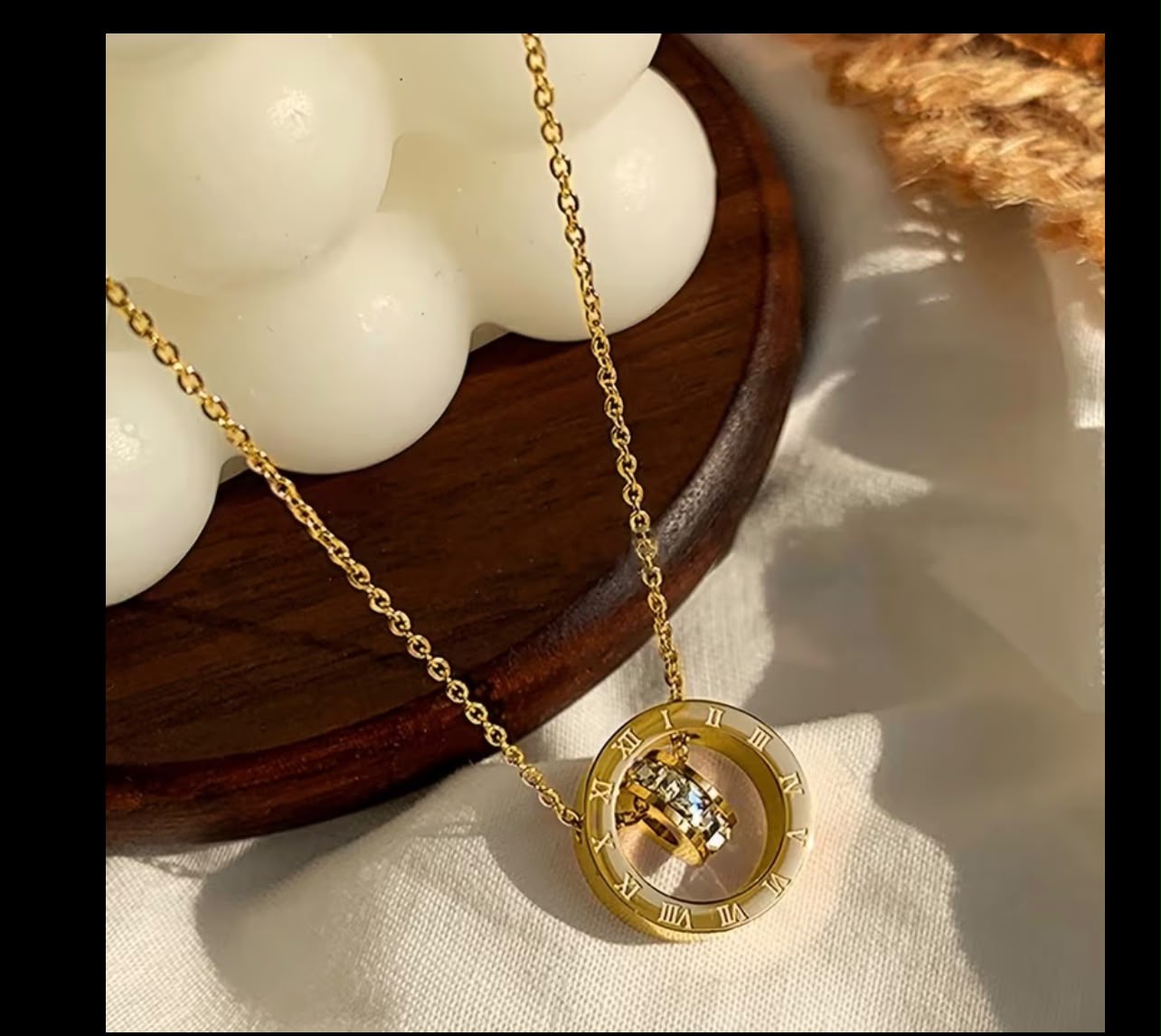 MELORÉ Eternal Grace Necklace